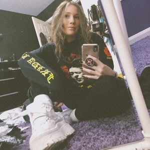 Meet your Posher, Brooke